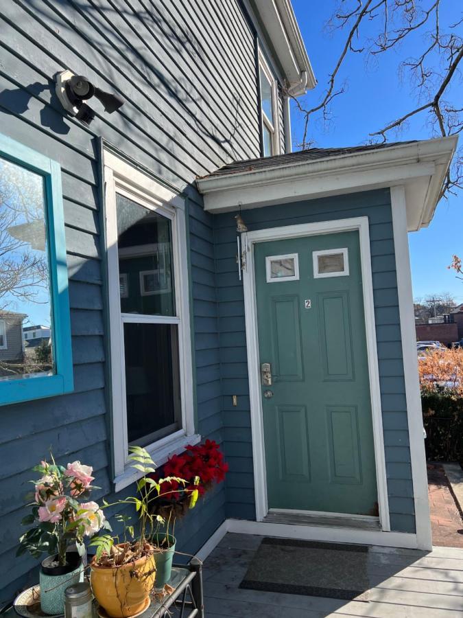 Apartment Beautiful Townhouse 2 Br's, 2 Bath's *